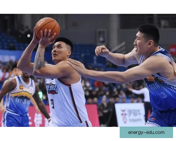 CBA焦点大战北京队鏖战新疆队 谁能在季后赛卡位战中抢占先机